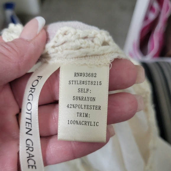 Forgotten Grace size small BOHO HIPPIE crochet vibes. See pics for detail - Picture 5 of 10